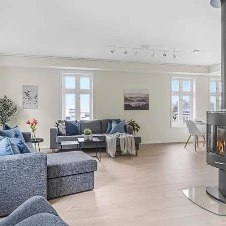 New! Huge Modern Apartment! Fit For Two Families! Apartment Bergen