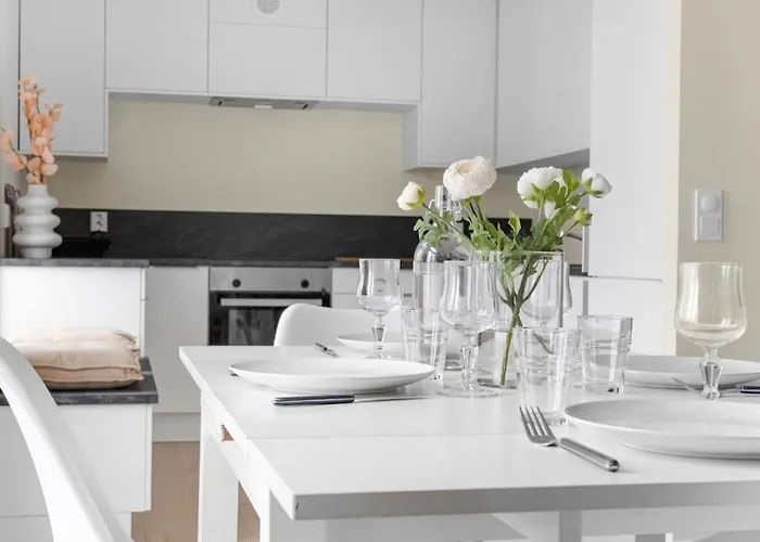 New! Huge Modern Apartment! Fit For Two Families! 아파트