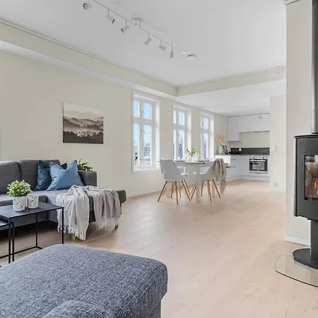 New! Huge Modern Apartment! Fit For Two Families! Apartment Bergen
