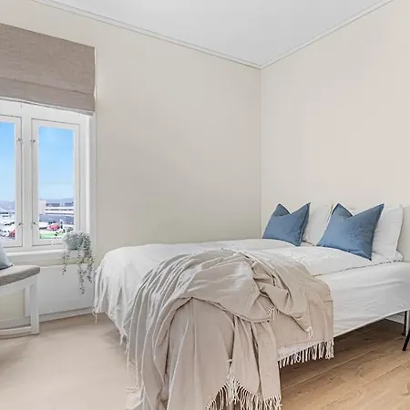 New! Huge Modern Apartment! Fit For Two Families!