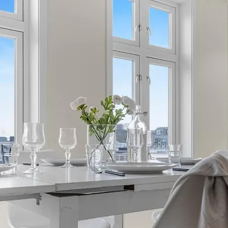 New! Huge Modern Apartment! Fit For Two Families!