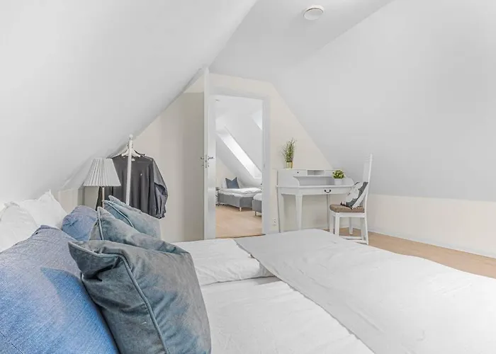 Lägenhet New! Huge Modern Apartment! Fit For Two Families! Bergen